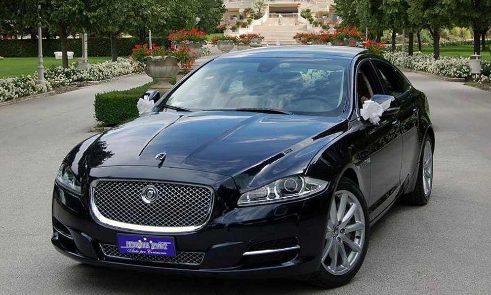 auto-sposi-Napoli_Jaguar-XJ_noleggio-cerimonie