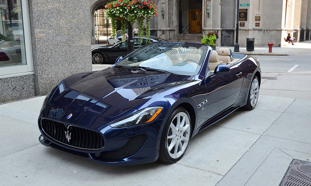 auto-sposi-Napoli_Maserati-Gran-Cabrio_noleggio-matrimonio