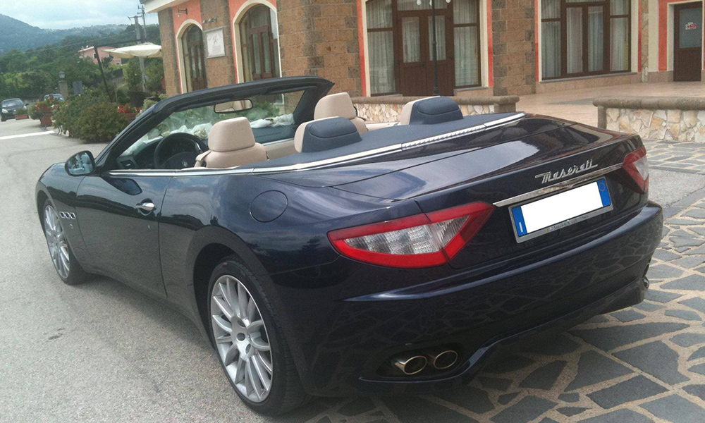 auto-sposi-Napoli_Maserati-Gran-Cabrio_noleggio-nozze