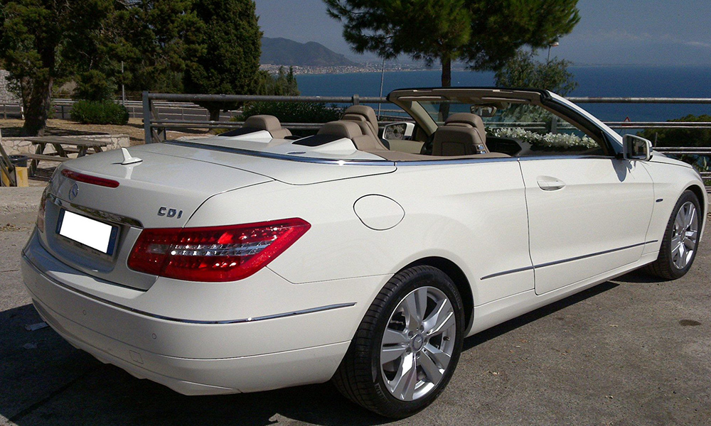 auto-sposi-Napoli_Mercedes-E-Cabrio_noleggio-con-autista