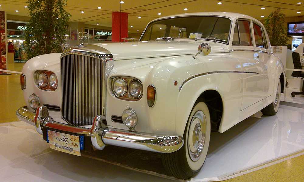 auto-sposi-Napoli_Rolls-Royce-princess-d-epoca_noleggio-matrimonio