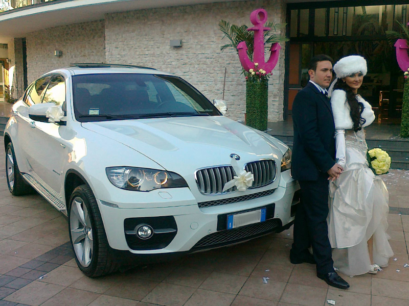 Auto sposi Napoli | BMW X6, uno splendido SUV in noleggio, per le nozze