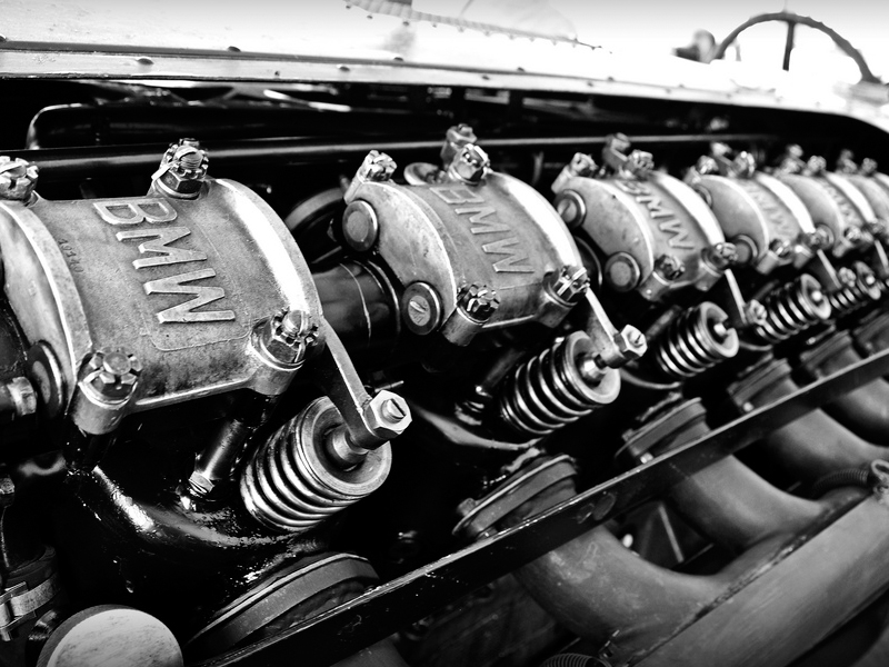 Auto Sposi Napoli - Auto per cerimonie | I cilindri di una BMW dei primi anni '20, storia della tecnologia automobilistica