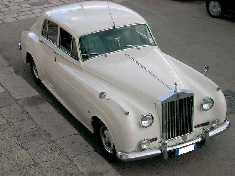 Auto sposi Napoli | Rolls Royce, una auto regale per cerimonie
