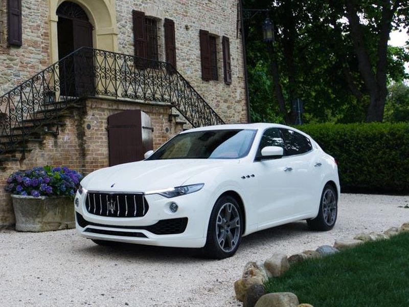 Auto-Matrimonio-Napoli_Maserati-Levante_Noleggio-nozze